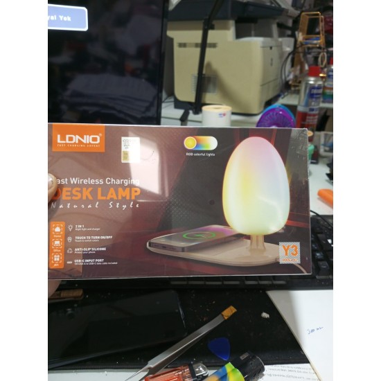 Pazariz Wireless Şarj Standı Hızlı Şarj Özellikli Masa Lambası Şarj Istasyonu Şarj Lamba 15w Rgb