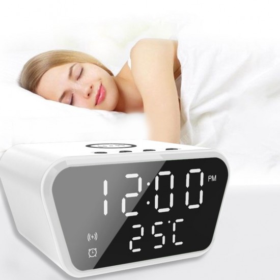 Pazariz Digital Masa Saati 15 Watt Wirelles Kablosuz Şarj Çalar Saat AlarmTermometre Çok Fonksiyonlu
